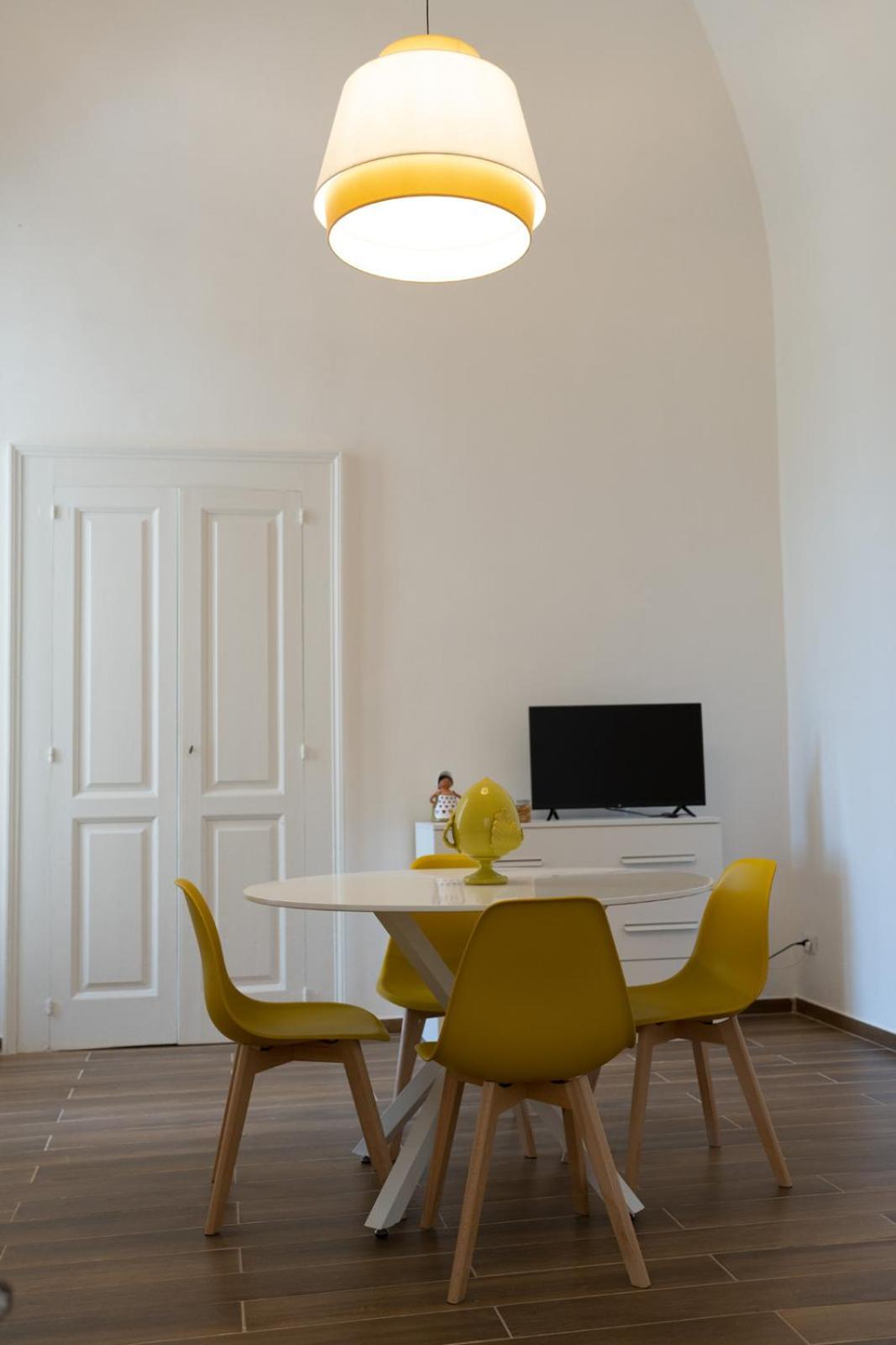 בארי Palazzo Manzoni Apartments חדר תמונה