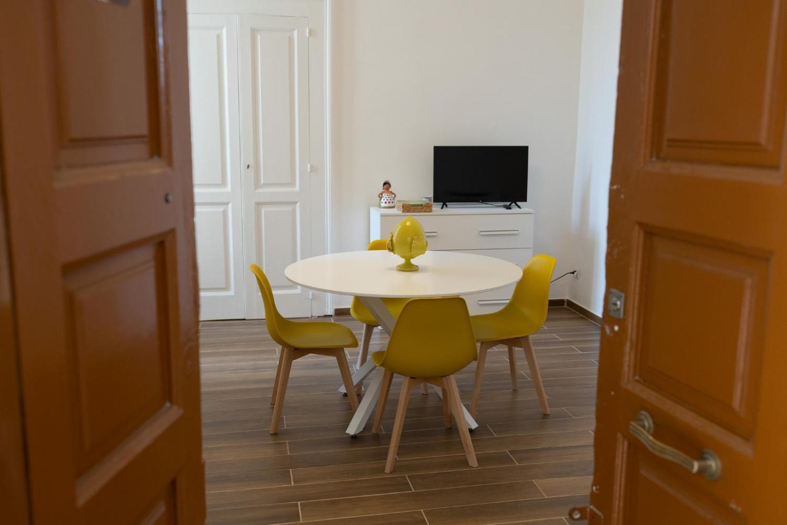 בארי Palazzo Manzoni Apartments חדר תמונה