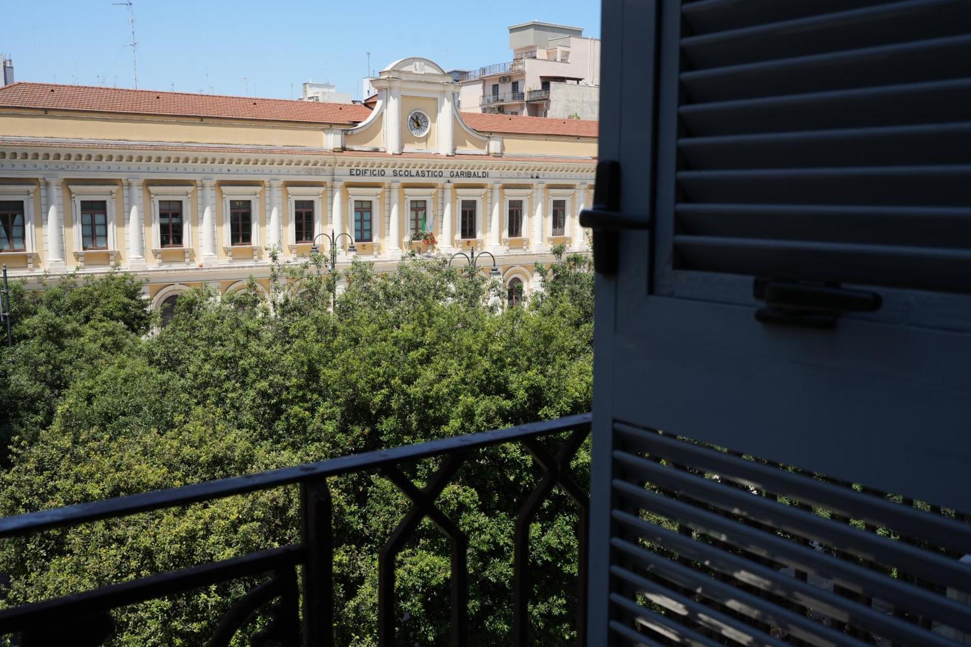 בארי Palazzo Manzoni Apartments מראה חיצוני תמונה